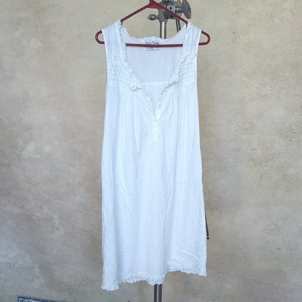 White Sleeveless Dress with Lace Details